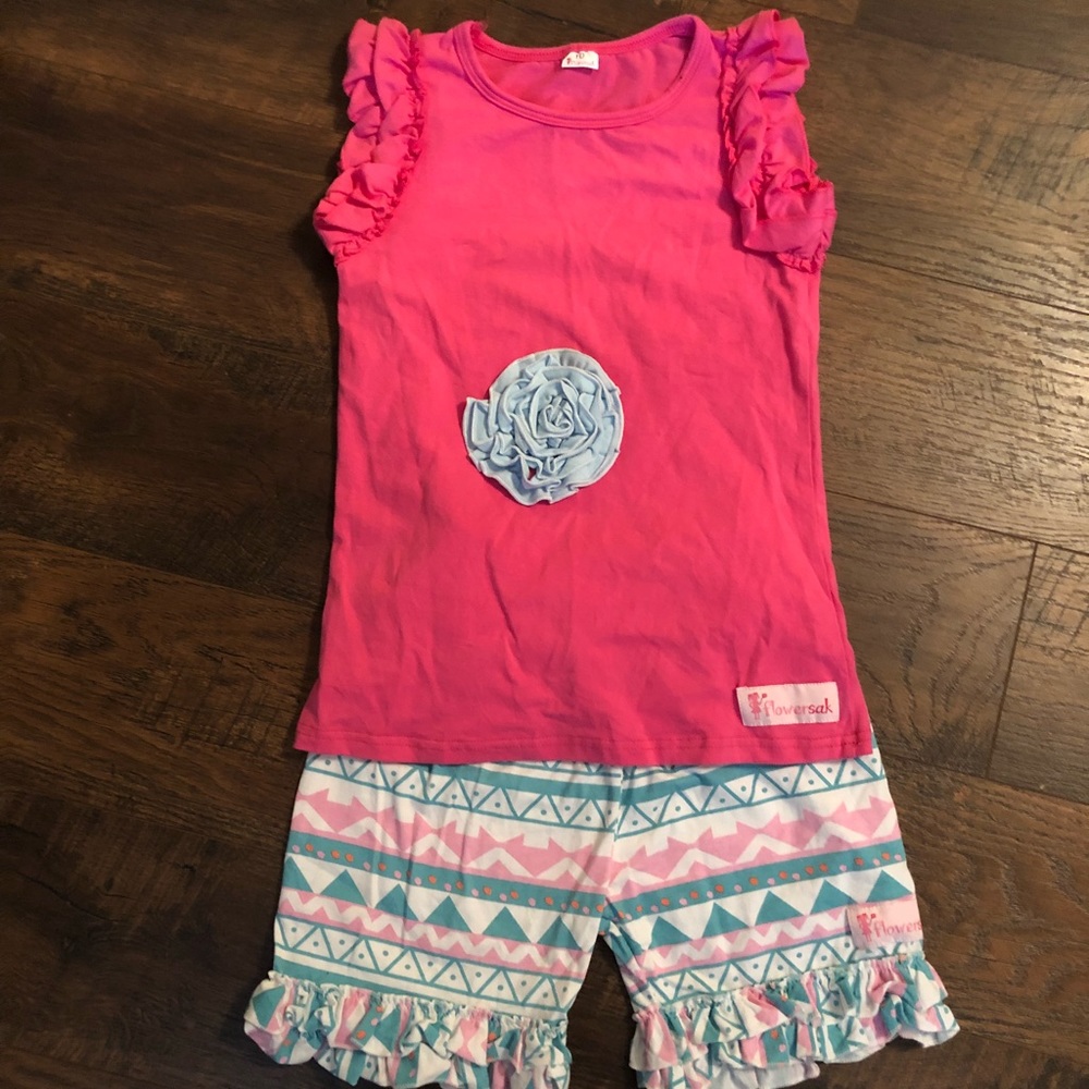 SOLD!! Girls outfit
